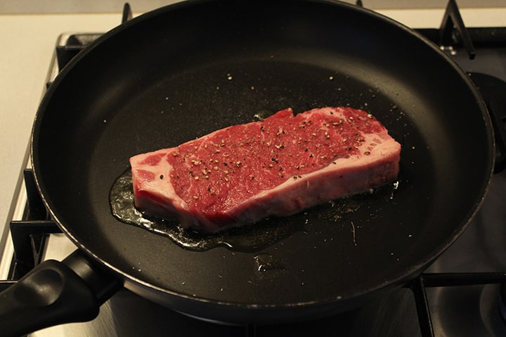 How to Pan Fry a Steak