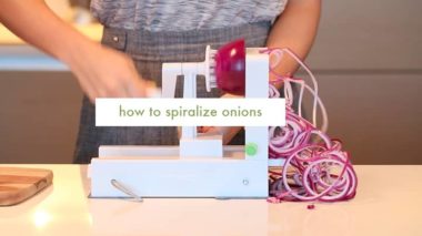 How to Spiralize Onions