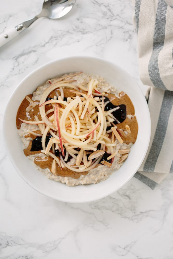 Almond Butter & Jelly Oatmeal Bowl with Spiralized Apples and Toasted Almonds