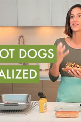 #EverydayInspiralized: Vegan Carrot Hot Dogs with Spiralized Toppings