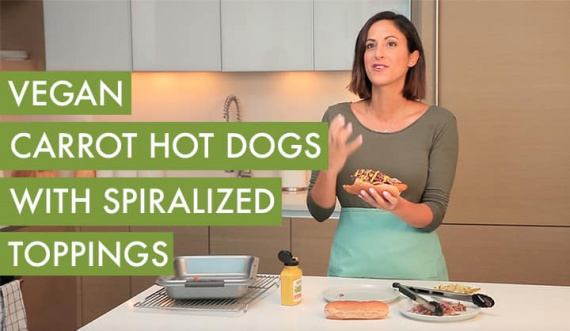 #EverydayInspiralized: Vegan Carrot Hot Dogs with Spiralized Toppings