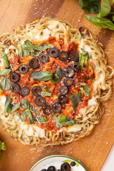 Spiralized Margherita Pizza with Olives and Basil