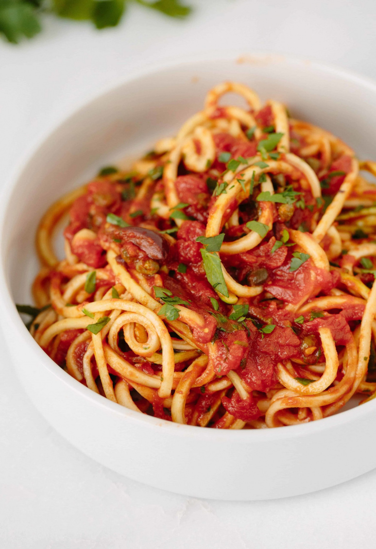 Vegan Zucchini Spaghetti Puttanesca