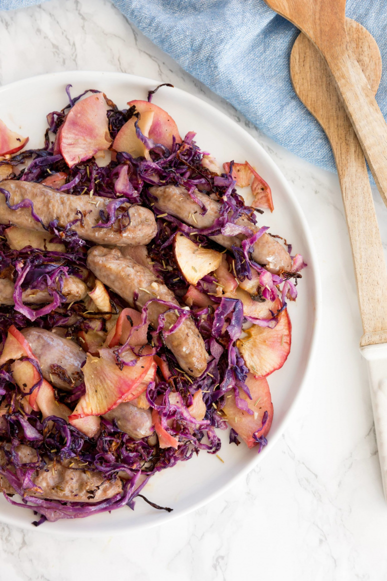 Sausage with Cabbage and Apples