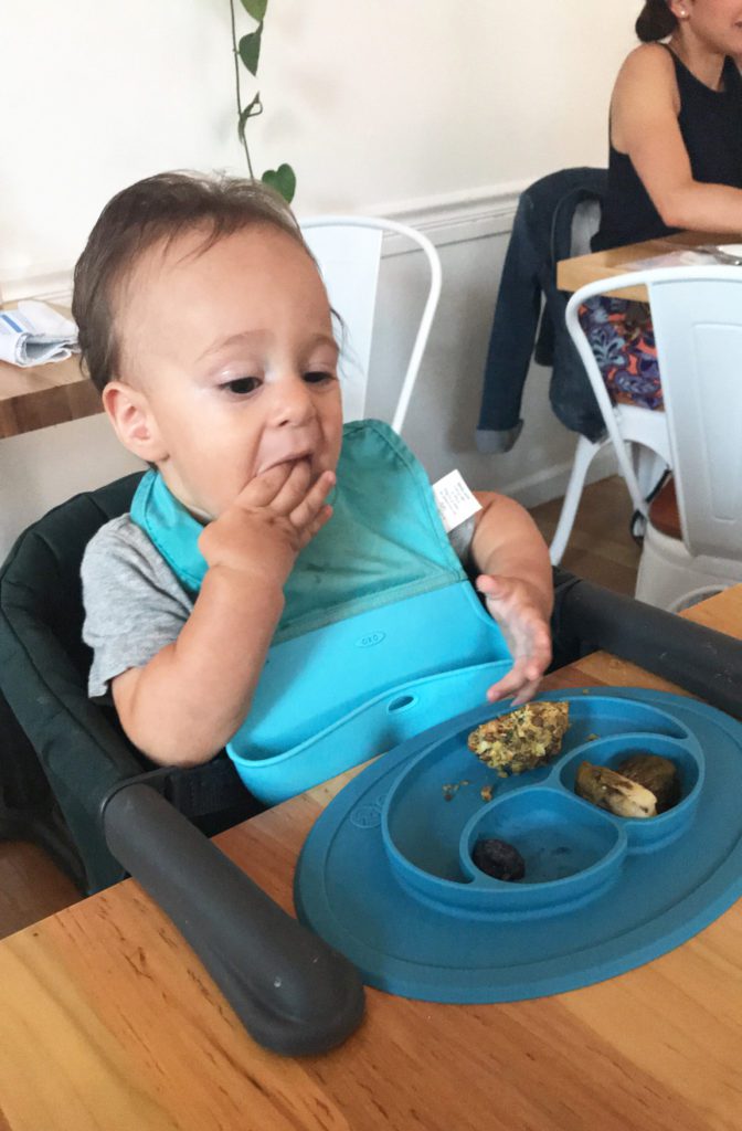 tips for eating at restaurants with an infant