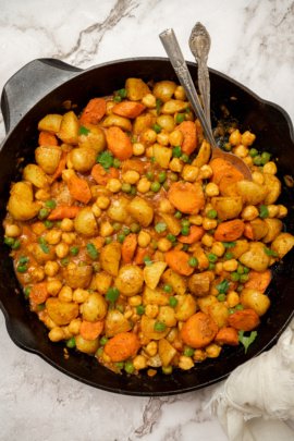 Carrot and Potato Chickpea Curry with Lentils